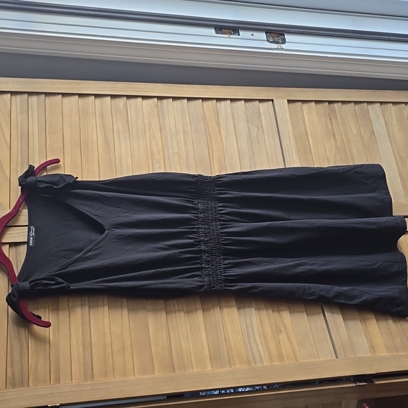 Black cotton dress with bows on shoulders - Picture 1 of 4